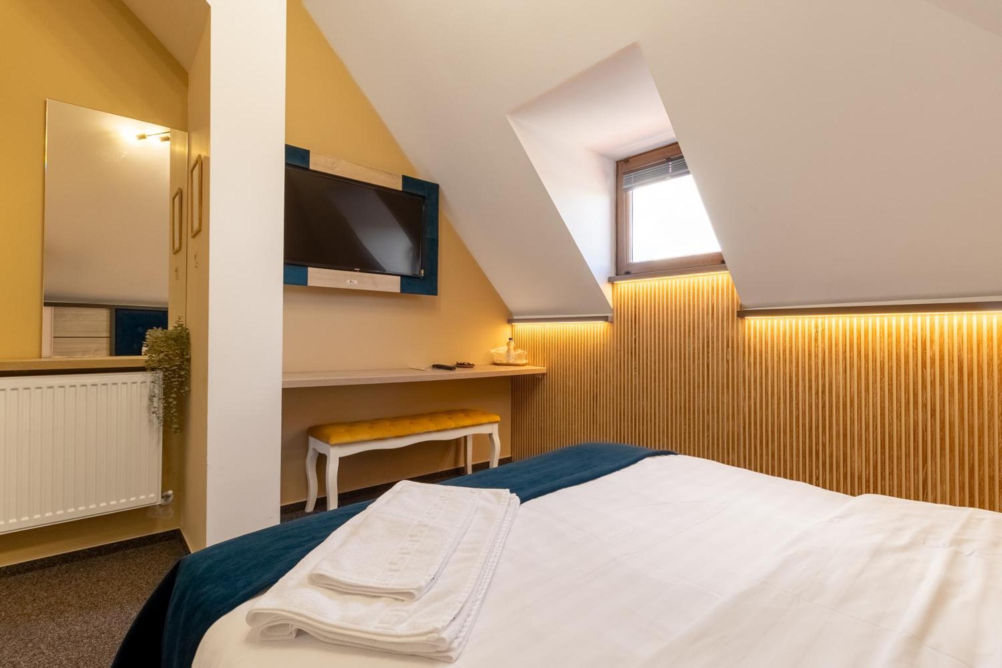 Отель Loft By Lumiere Сибиу Экстерьер фото