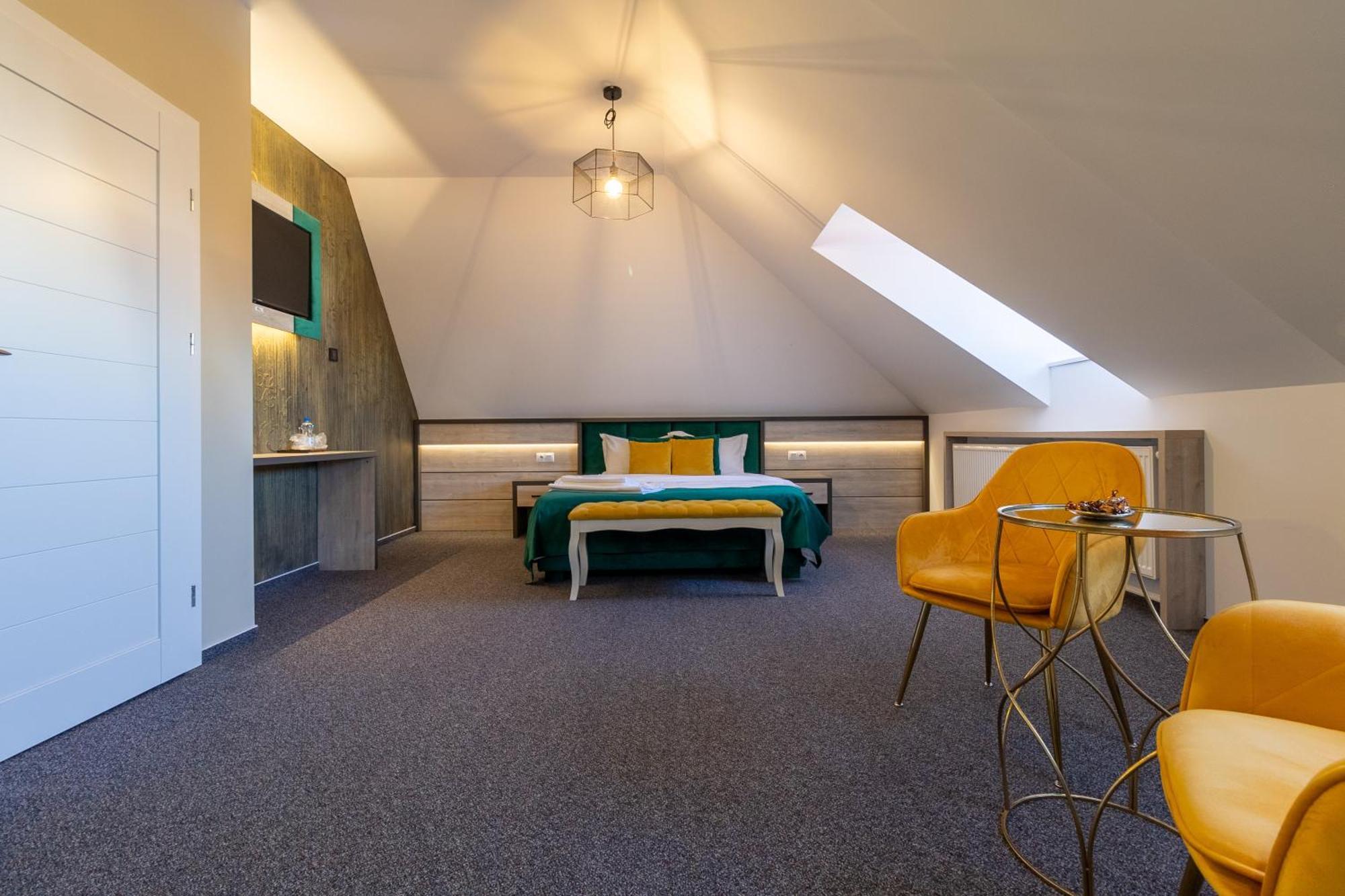 Отель Loft By Lumiere Сибиу Экстерьер фото